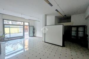 NEGOZIO A CONEGLIANO