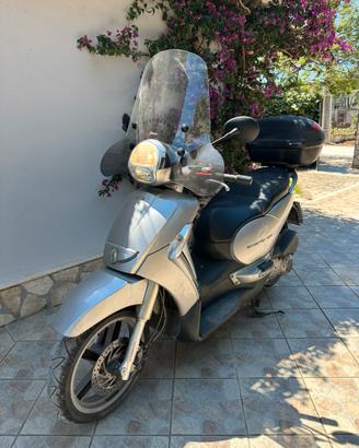 APRILIA SCARABEO 300