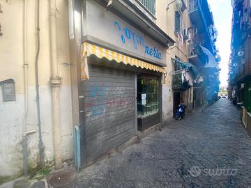 Ad.riviera di chiaia-locale commerciale