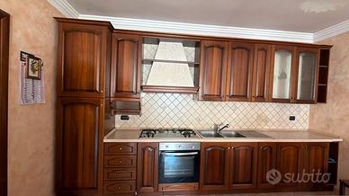 Cucina classica in legno  di 4,20 metri