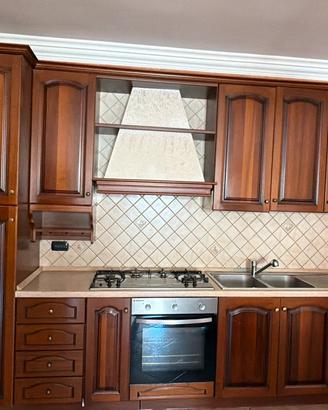 Cucina classica in legno  di 4,20 metri