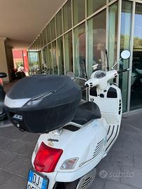 Vespa 300 gts ie super