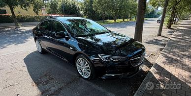 Opel Insignia GrandSport 1.6d fari LED Matrix