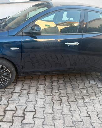 Lancia YPSILON 1200 GPL
