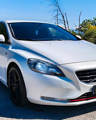 VOLVO V40 1.6 DIESEL 114 CV- OCEAN RACE- PERFETTA 