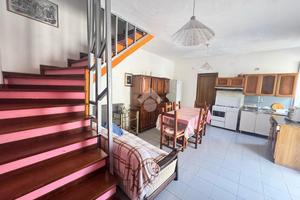 CASA SEMINDIPENDENTE A ROTONDI