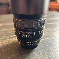 Nikon AF Nikkor 85mm f/1.8 D