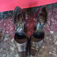 Scarpe eleganti con tacco