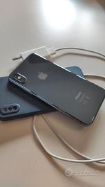 iPhone X batteria al 100%