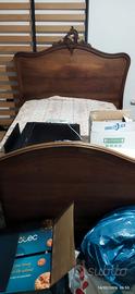 letto in legno antico 