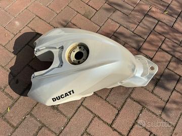 Serbatoio carburante Ducati streetfighter 848 1098