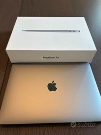 MacBook Air Retina, 13" - 8GB RAM / 128GB SSD