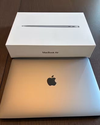 MacBook Air Retina, 13" - 8GB RAM / 128GB SSD