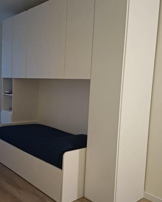 Armadio Bianco e letto