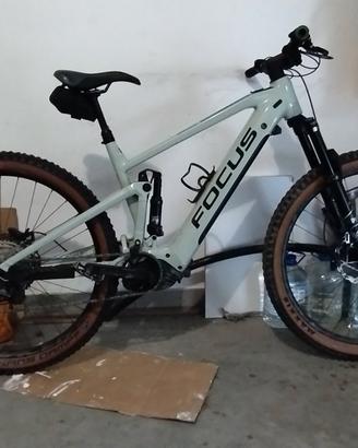 bicicletta e-bike focus 