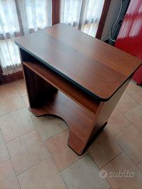 tavolo porta pc con ruote