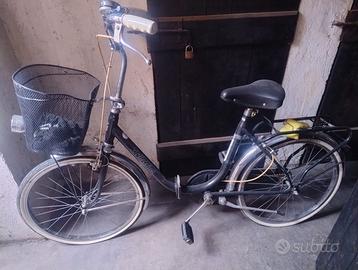 Bicicletta da città Bottecchia con cestino e caten