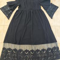 Abito lungo nero con cintura rossa