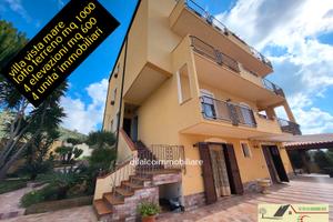 Vista mare villa mq 600 giardino 30 vani