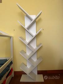 Libreria bianca ad albero