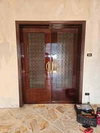 Porte in legno a battente e scorrevole