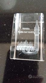 Fermacarte in cristallo