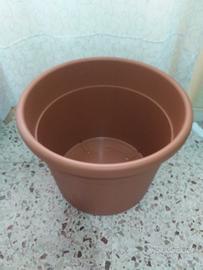 VASO GRANDE  IN PLASTICA PER PIANTE ECC.