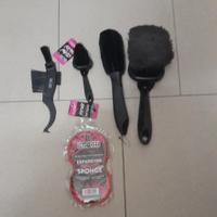 MUC-OFF  KIT SPAZZOLE PULIZIA BICI MTB GRAVEL 
