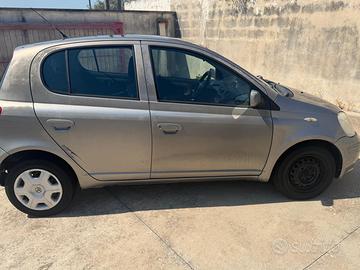YARIS 1300
