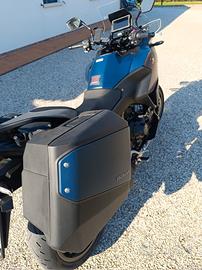 Moto Honda colore azzurro