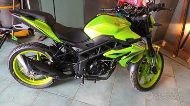 moto da strada Benelli125