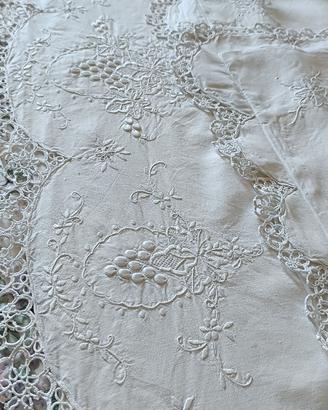 Completo Letto Vintage in Puro Lino ricamo a mano
