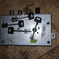Serratura per porta blindata. 