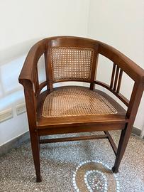Poltroncina vintage in legno e paglia di Vienna