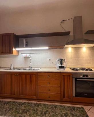 Cucina in legno massello