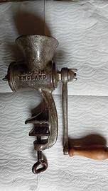 antico tritacarne made in England