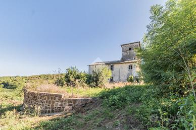 CASA INDIPENDENTE A SUTRI