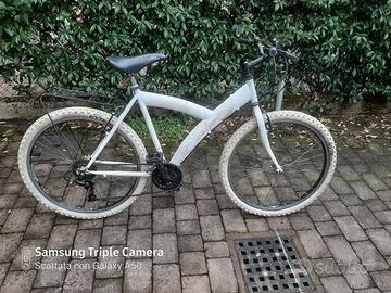 Bici MTB-Touring Bianca perfettamente funzionante
