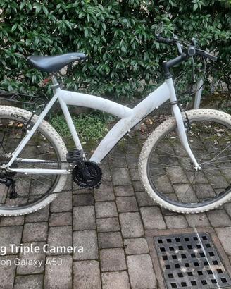 Bici MTB-Touring Bianca perfettamente funzionante