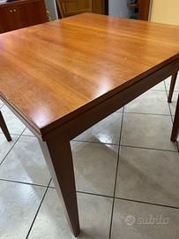 tavolo con sedie