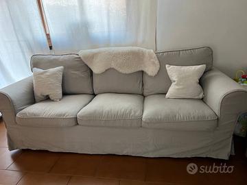 Divano comodissimo