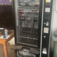 Distributori automatici  bevande snack  e caffè