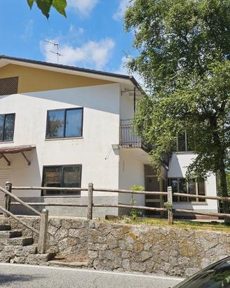Casa singola o per B&B. Ampio giardino+parcheggio