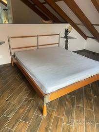 Letto mattimoniale con materasso