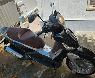Beverly 300 ie