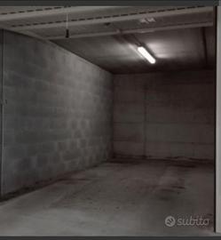 Posto moto in box