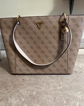Borsa grande guess