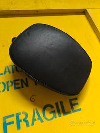 Sellino passeggero rimovibile.