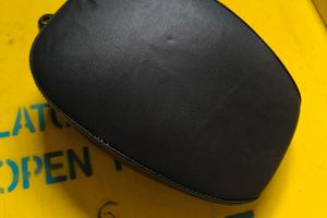 Sellino passeggero rimovibile.