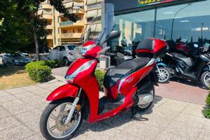 HONDA SH 300 i TUTTO INCLUSO ANCHE PASSAGGIO! MI